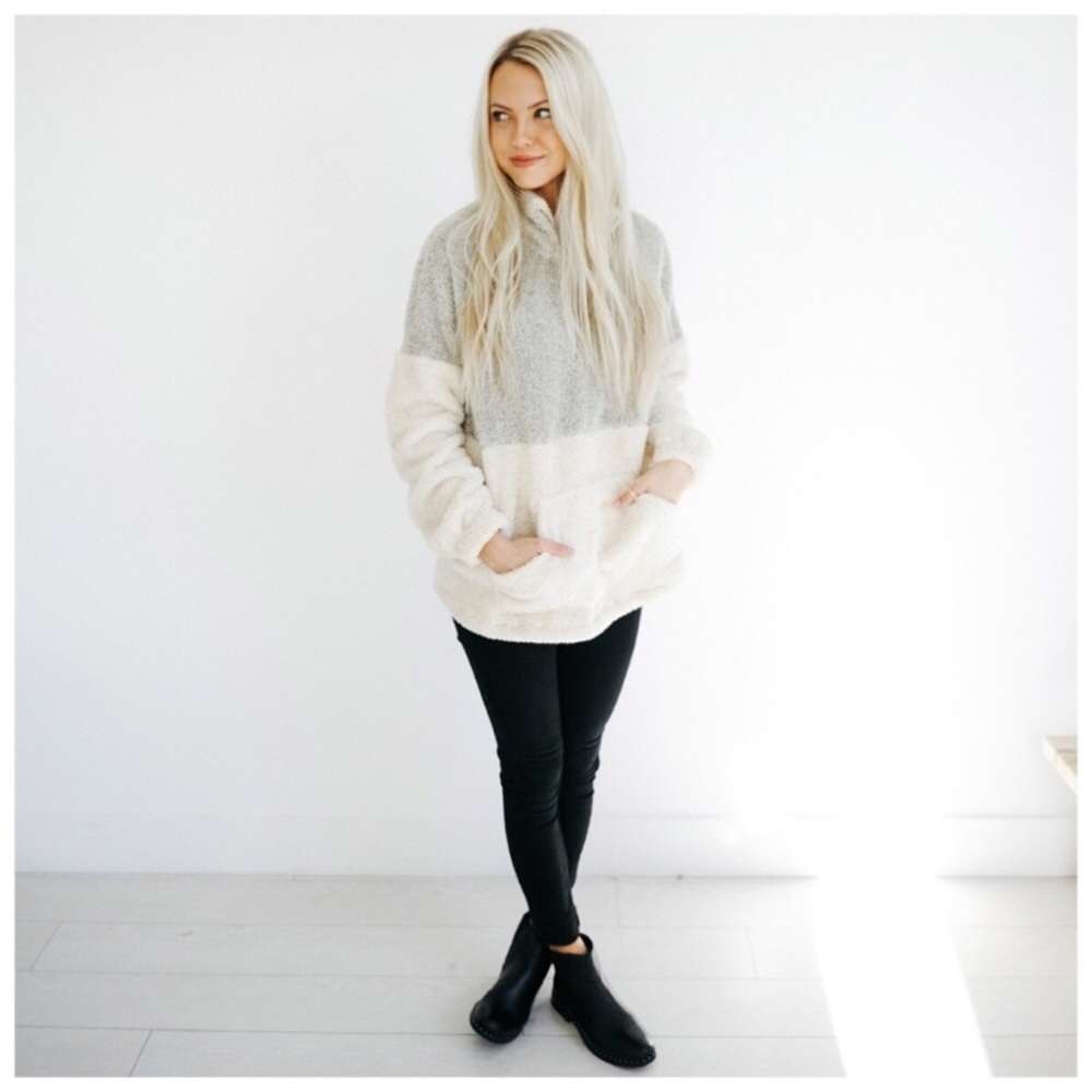 Fuzzy Half-Zip Taupe/Cream Pullover Sweater. (1L) - Picture 3 of 6